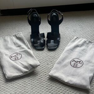 Hermes Chic Black Strappy Sandals 5.5 / 36